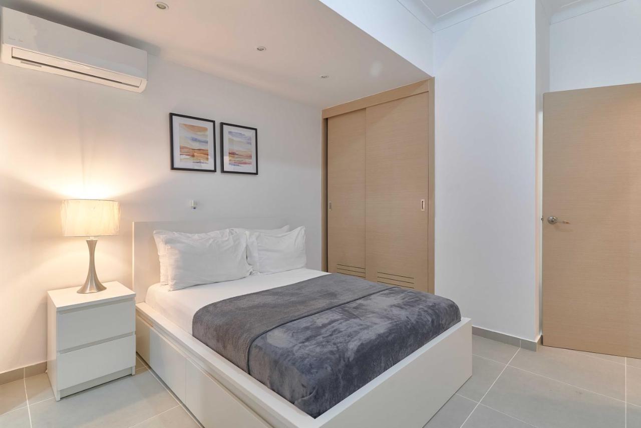 Dom. Rep. Exclusive 2 Bed Apt. Evaristo Morales Santo Domingo Exterior photo